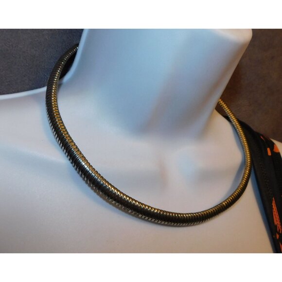 Modern Futuristic Springy Silver Tone Collar Necklace - Picture 4 of 5